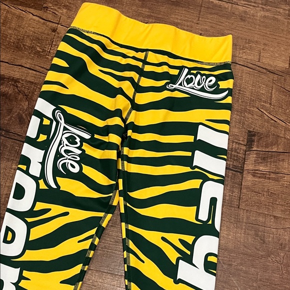 Xlusion Vibrant Green and Yellow Green Bay Football Leggings Size S - Picture 4 of 10